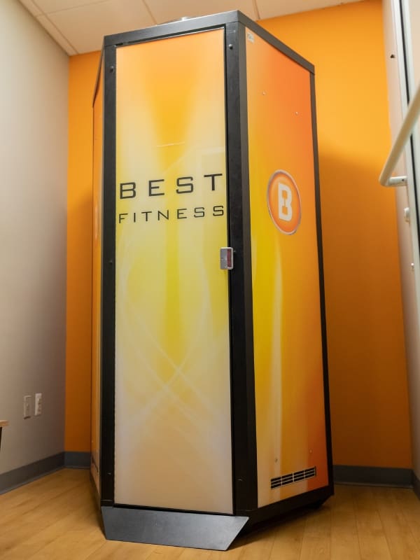 a standing tanning booth at best fitness gym near me