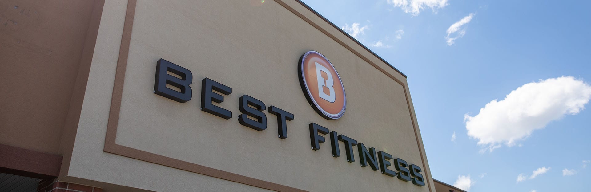outside signage of best fitness building